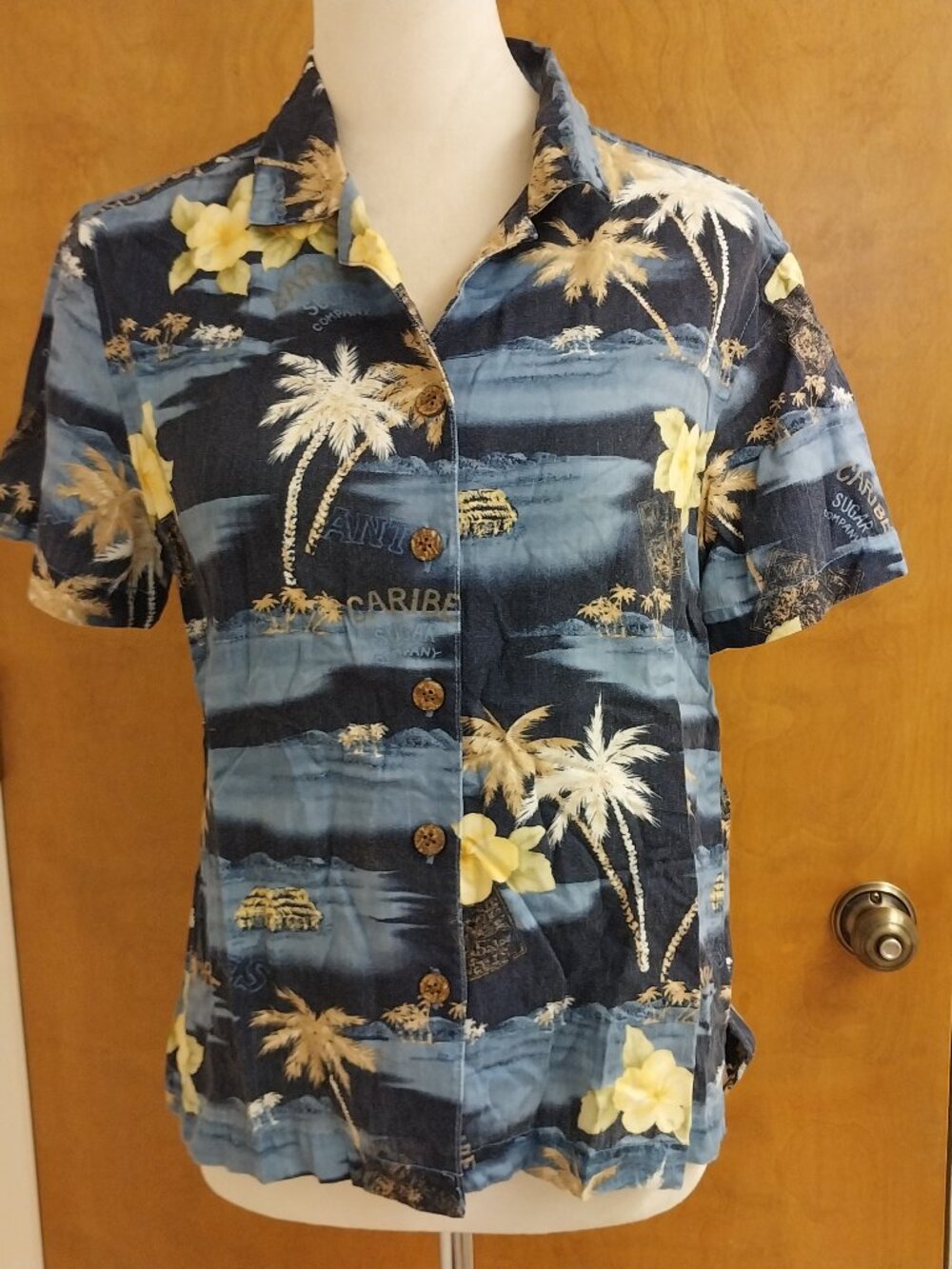 CARIBBEAN JOE TROPICAL BUTTON FRONT SHORT SLEEVE SHIRT  SIZE M